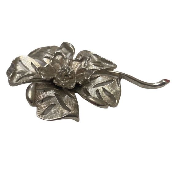 Vintage Silver Dimensional Flower Brooch Or Pin - Picture 3 of 10